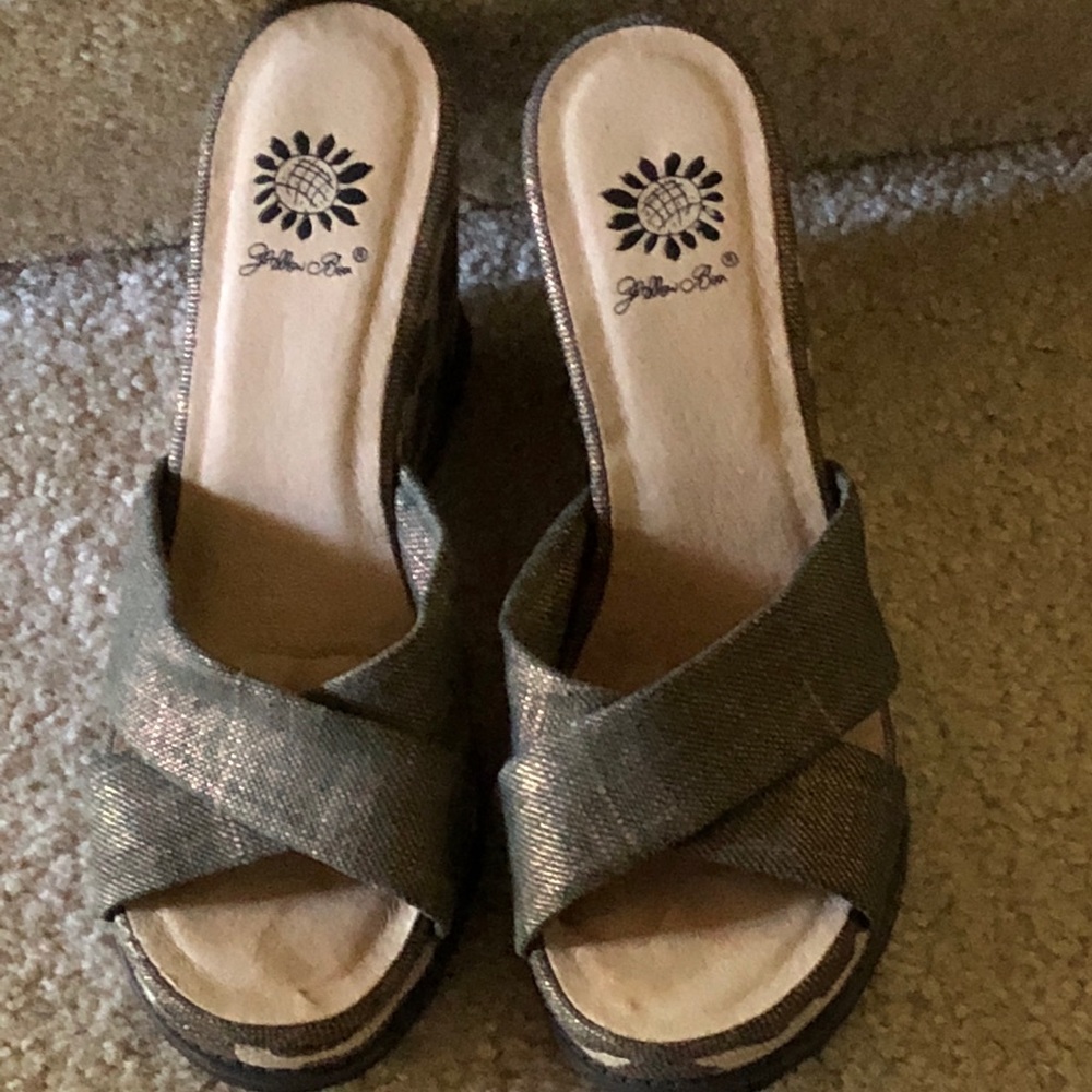 Wedge Sandals with 3” wedge. Animal print.